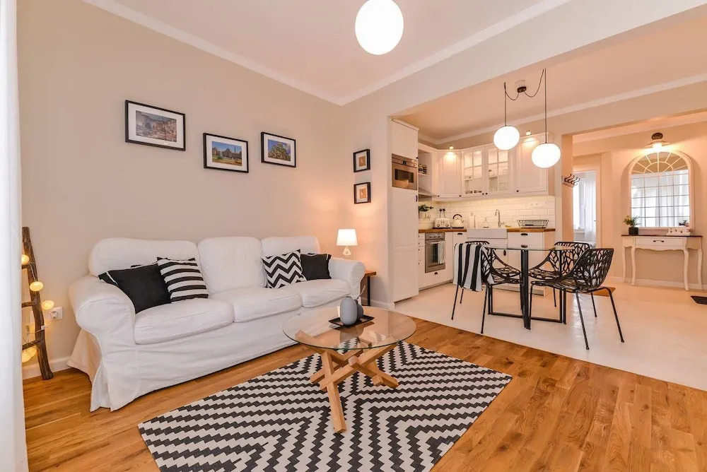 FM Luxury 2-BDR Apartment - Ccoellie