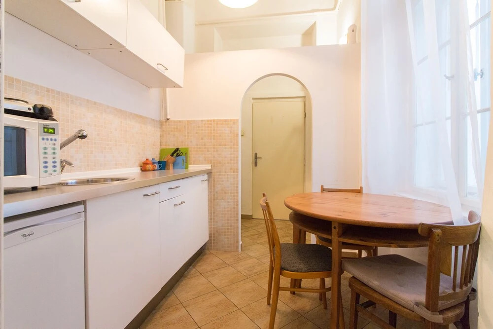 Cosy Apartment for 4 next to the Main Train Station by easyBNB