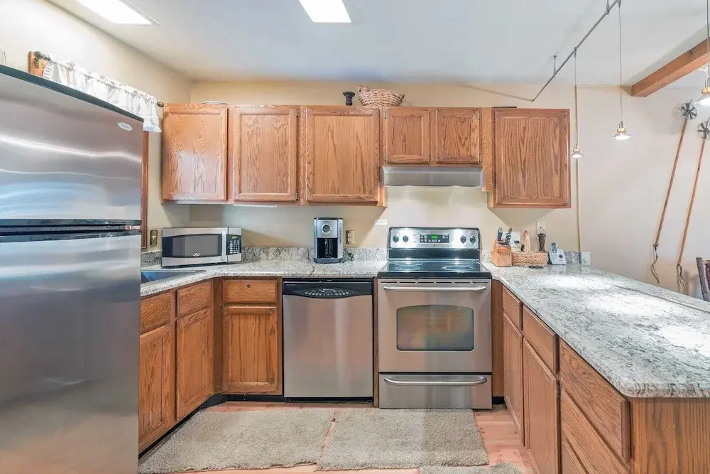 Ghostriders 5 by Avantstay 2 Bedroom Condo Near Main Street, Hiking & Skiing STR Permit #3571