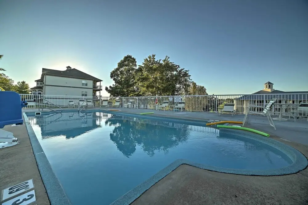 Branson Condo on Golf Course, 4 Mi to Downtown