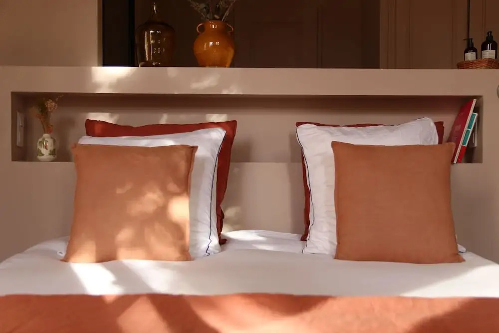 Maison Sumiane - Maison d hotes et locations avec piscine