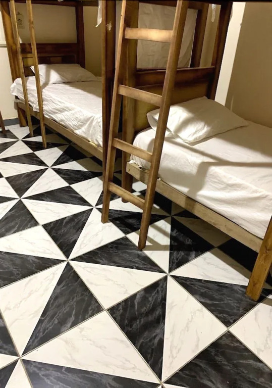 El Karnak Hostel