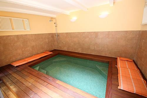 Apartment Gaudí Pool