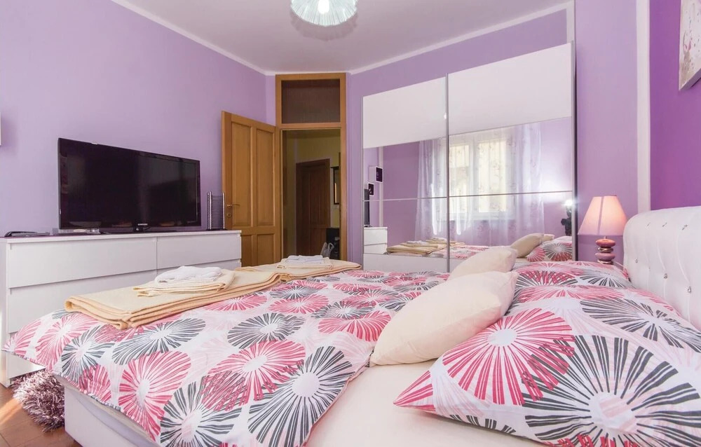 Amazing Home in Marcana With Wifi and 6 Bedrooms