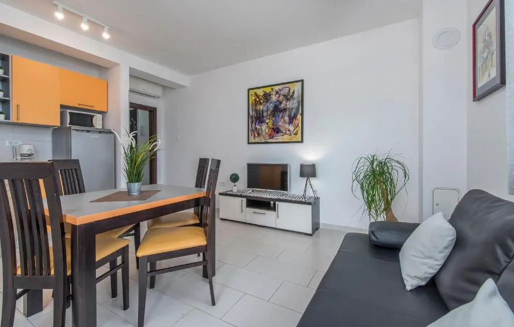 Apartments Kimi
