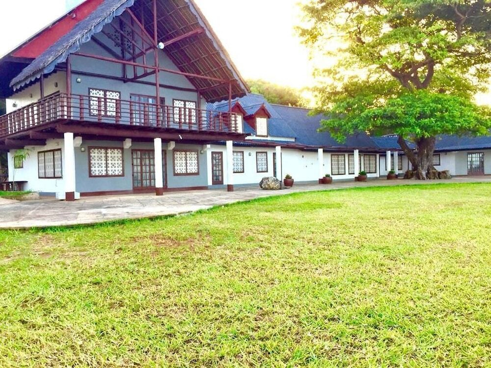 Bahari Beach Hostel