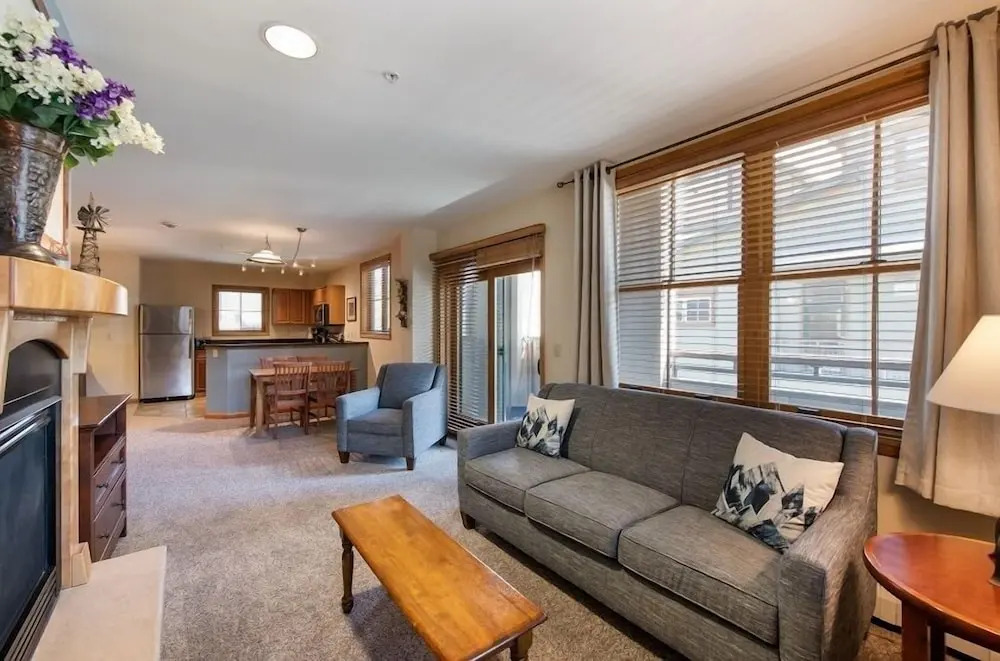 Premium Unit 1327 - One Bedroom - Zephyr Mountain Lodge 1 Condo