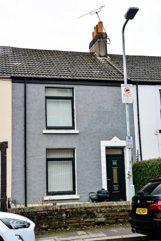 Skyline Immaculate 2-bed Apartment in Swansea
