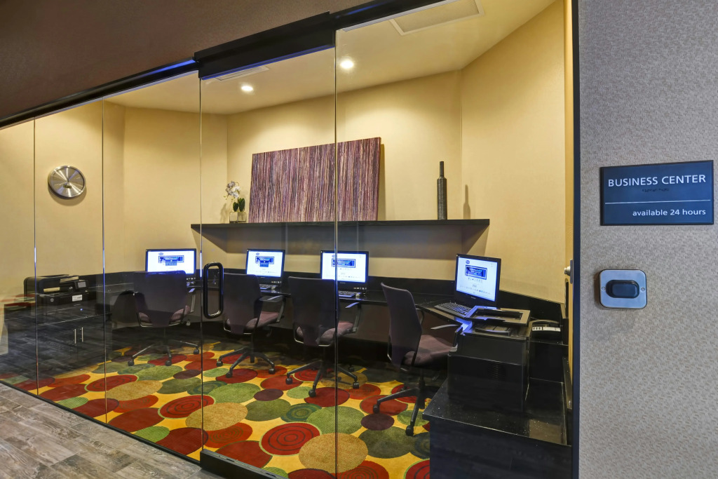 Hampton Inn & Suites Crabtree