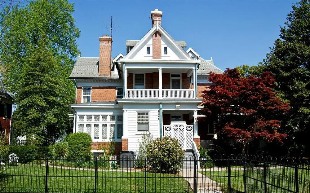 The Albanus Phillips Inn