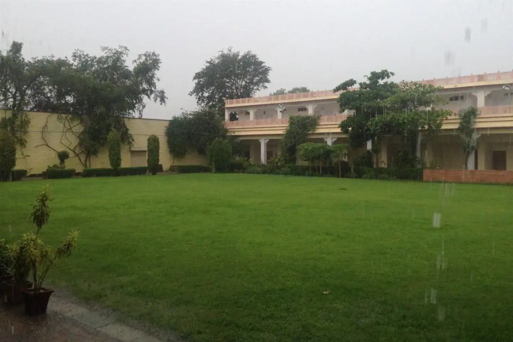 Lakshmi Vilas Hotel