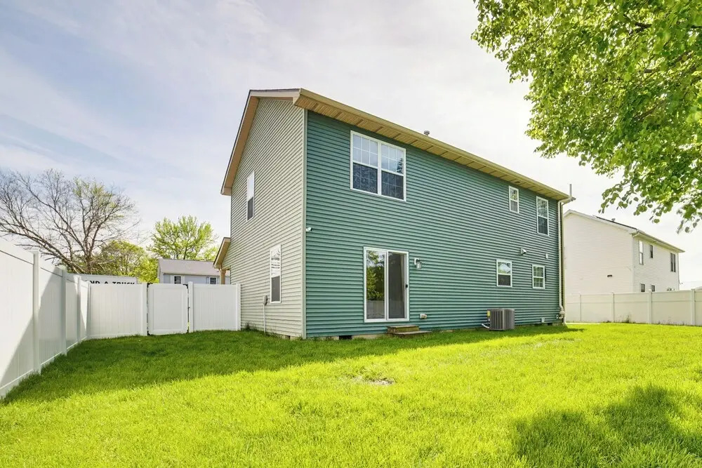 Spacious Champaign Home By University of Illinois!