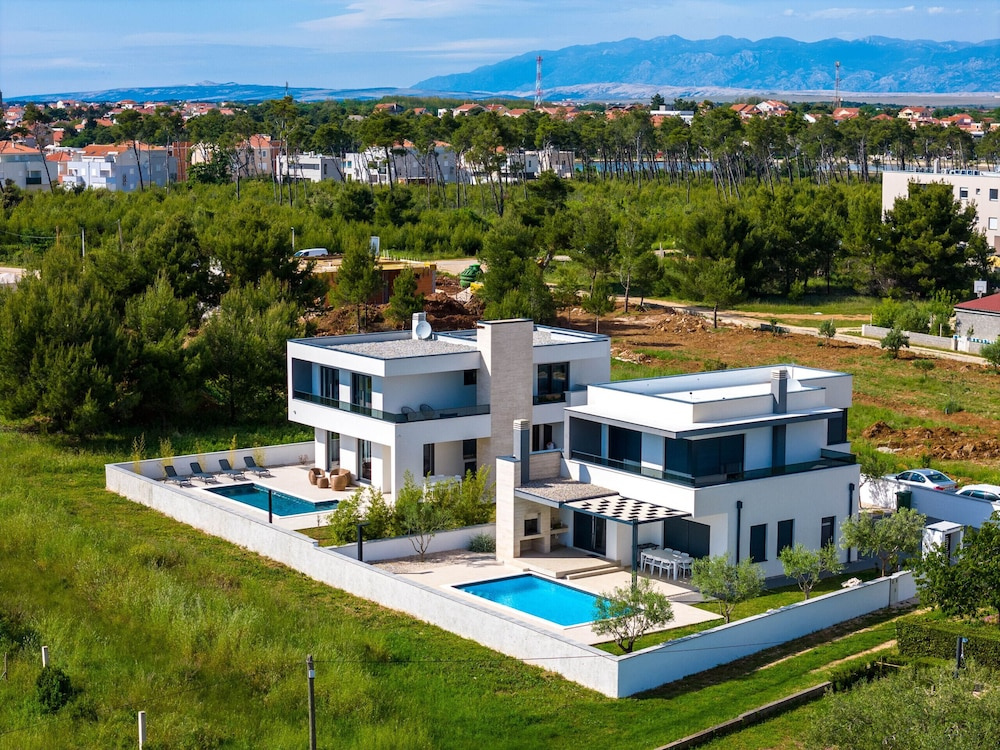 Villa Karlo ZadarVillas