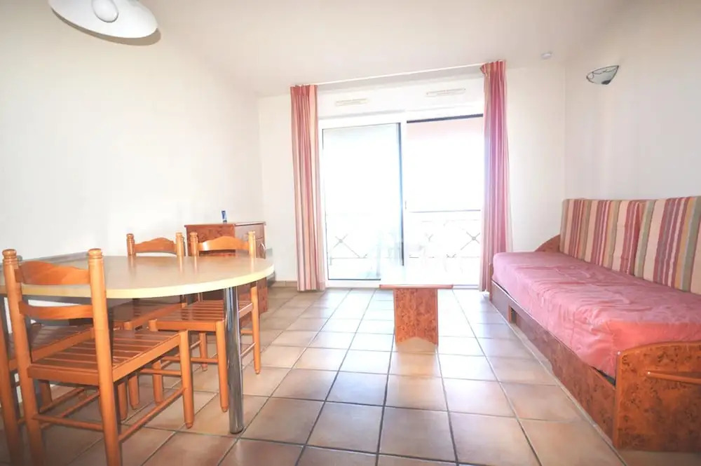 Studio in Ciboure, With Wonderful sea View, Shared Pool, Furnished Balcony - 300 m From the Beach