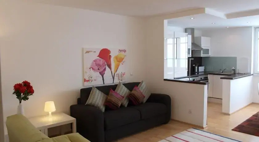Lake View Apartment