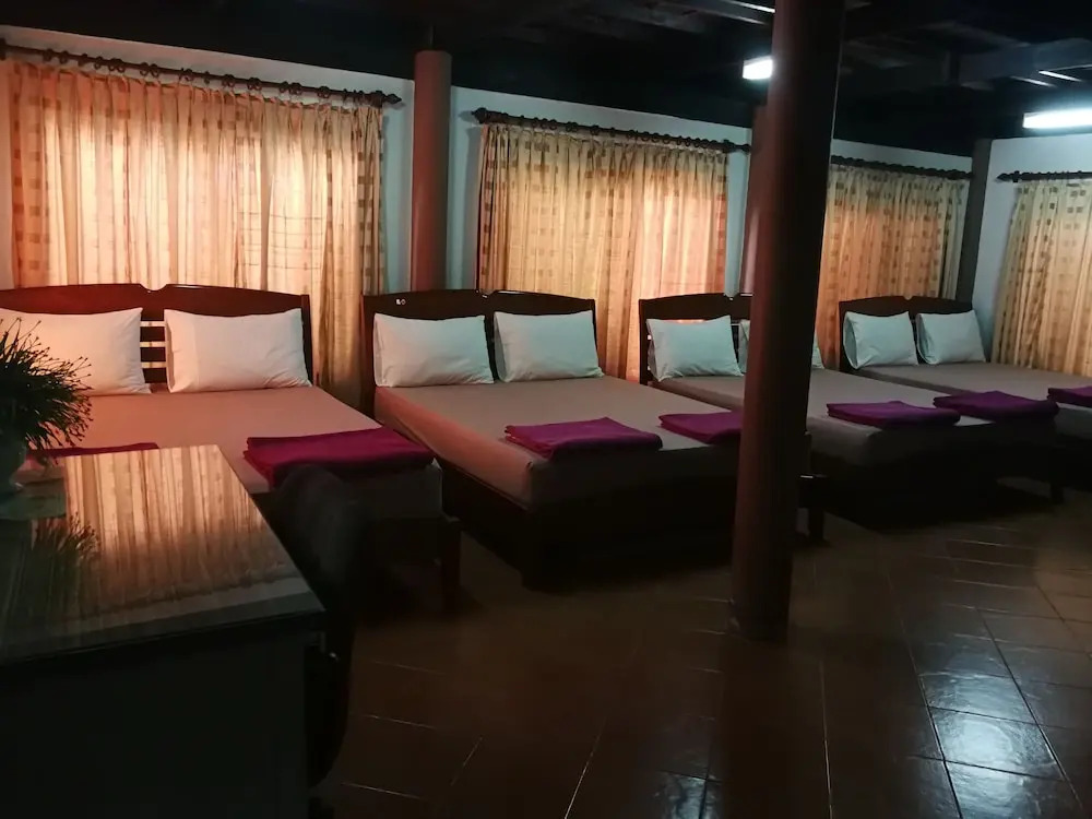 Kumkhumsriwangchai Amphawa