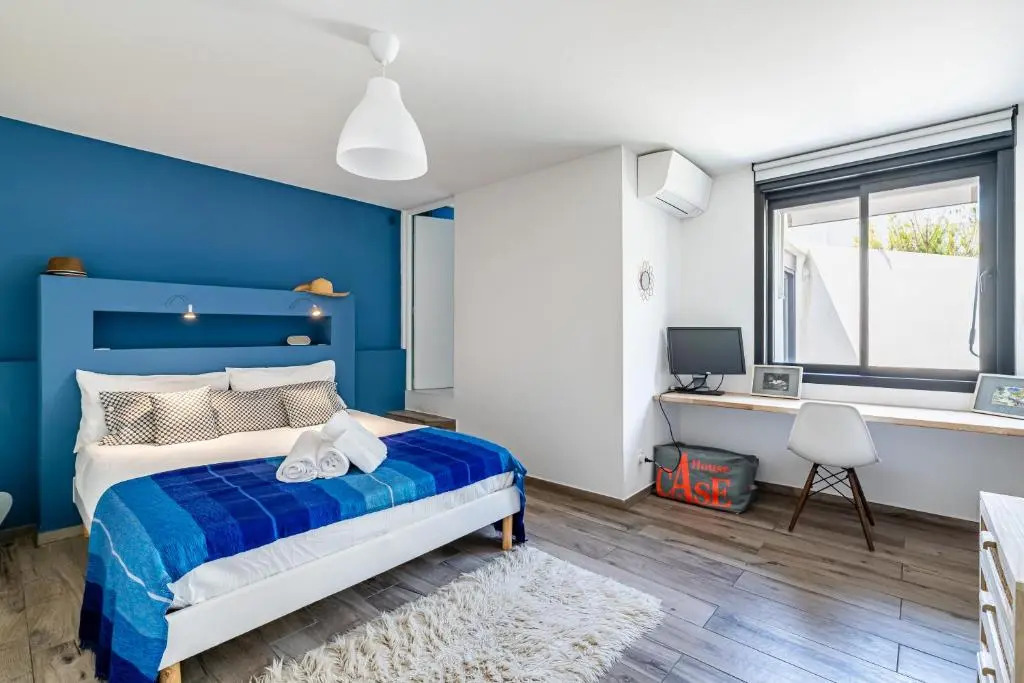Le Clos - appartement Cassis, jardin 120m2, 2 places parking proche center et mer