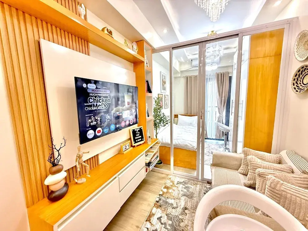 Cozy and Comfy Retreat with Balcony