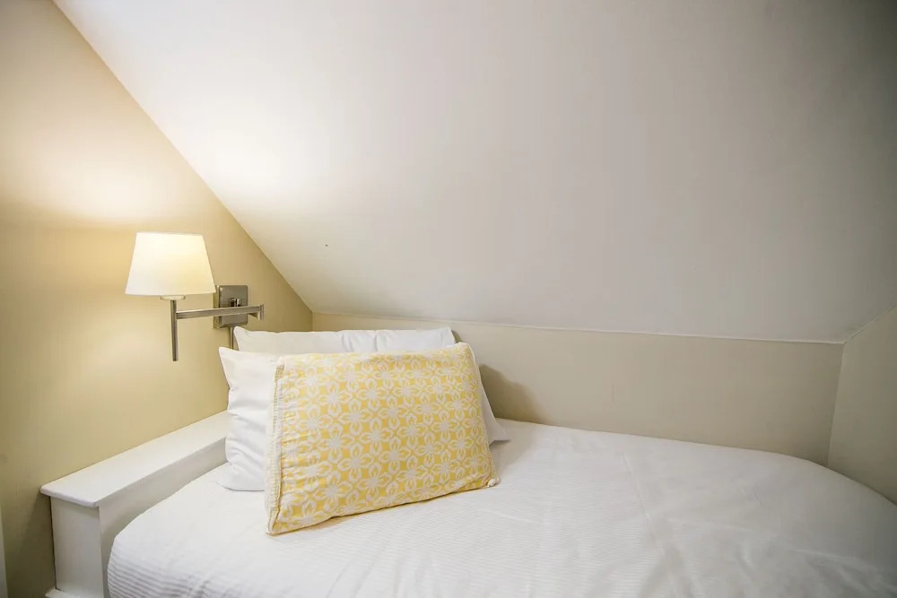 37 Royal Fern Beautiful 4 Bedroom 3.5 Bath with Private Pool - Sleeps 12 Perfect family location 4 Home by RedAwning