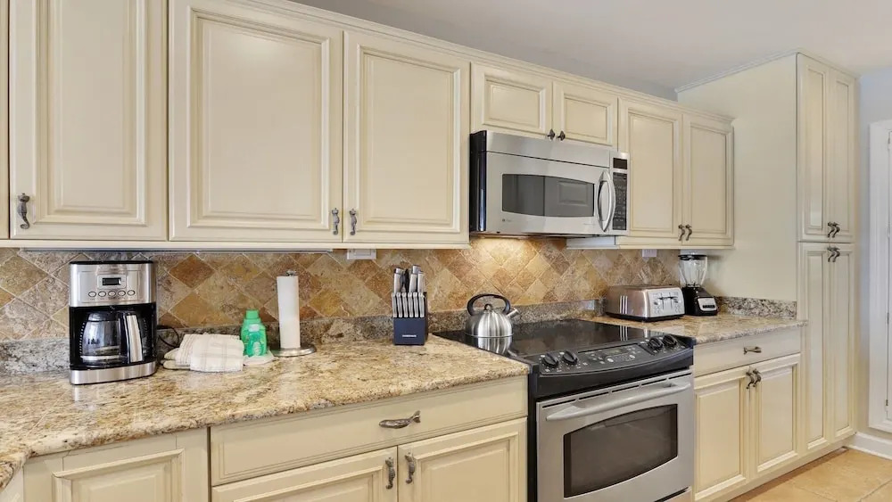 503 Shorewood 2 Bedroom Condo