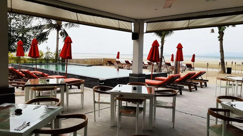 la plage resort & beach club