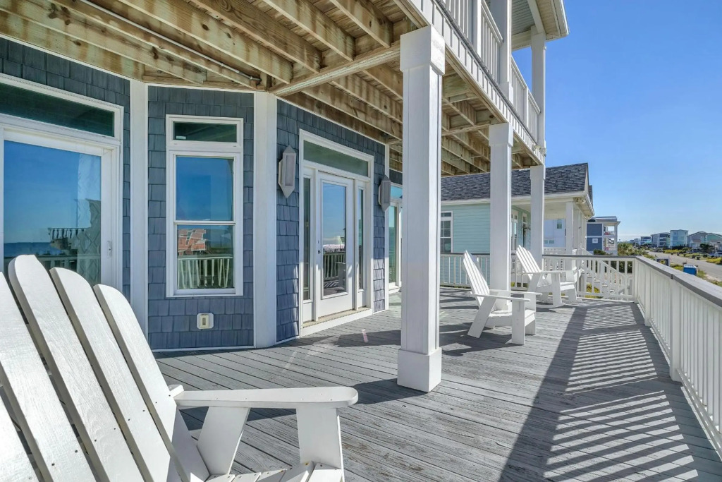 Conch Out by Oak Island Accommodations