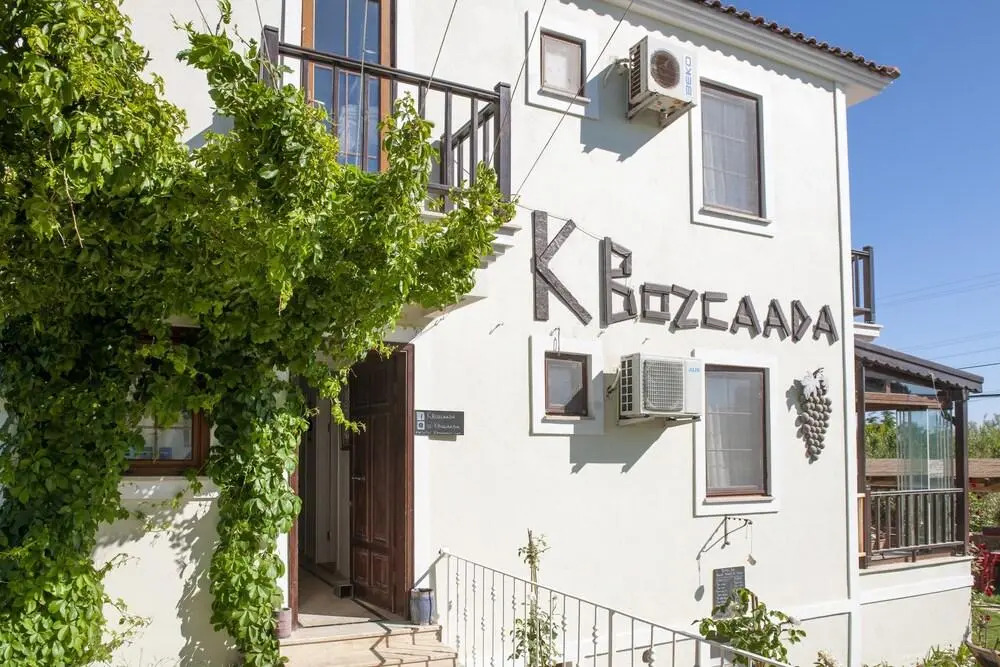 K Bozcaada Paralia