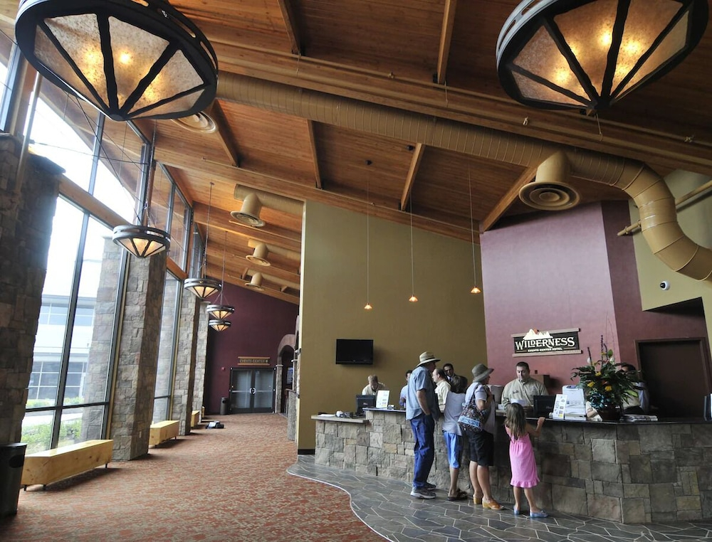 Wilderness at the Smokies – River Lodge Suites