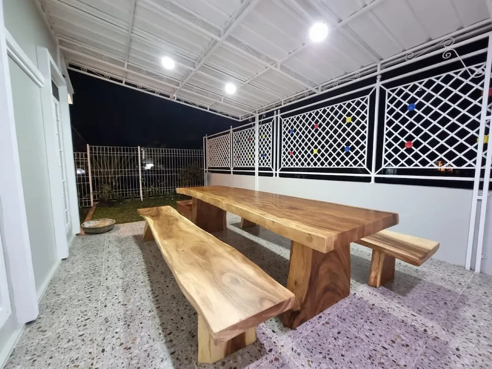 Villa Kota Bunga Anyelir