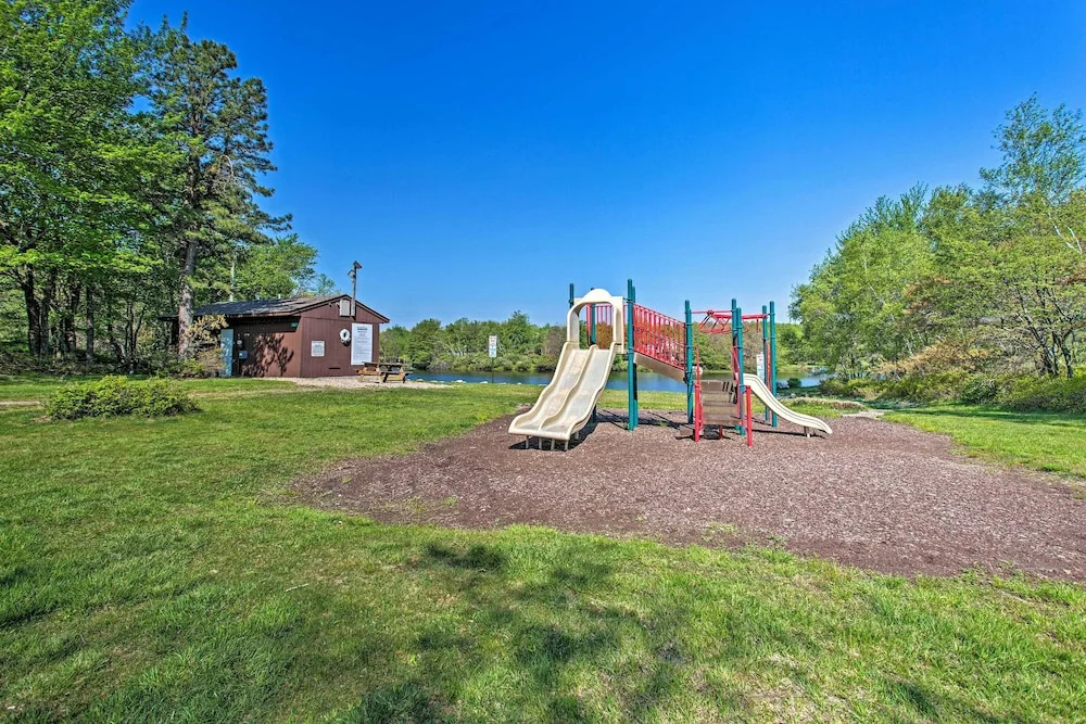 Charming Long Pond Getaway w/ Community Perks