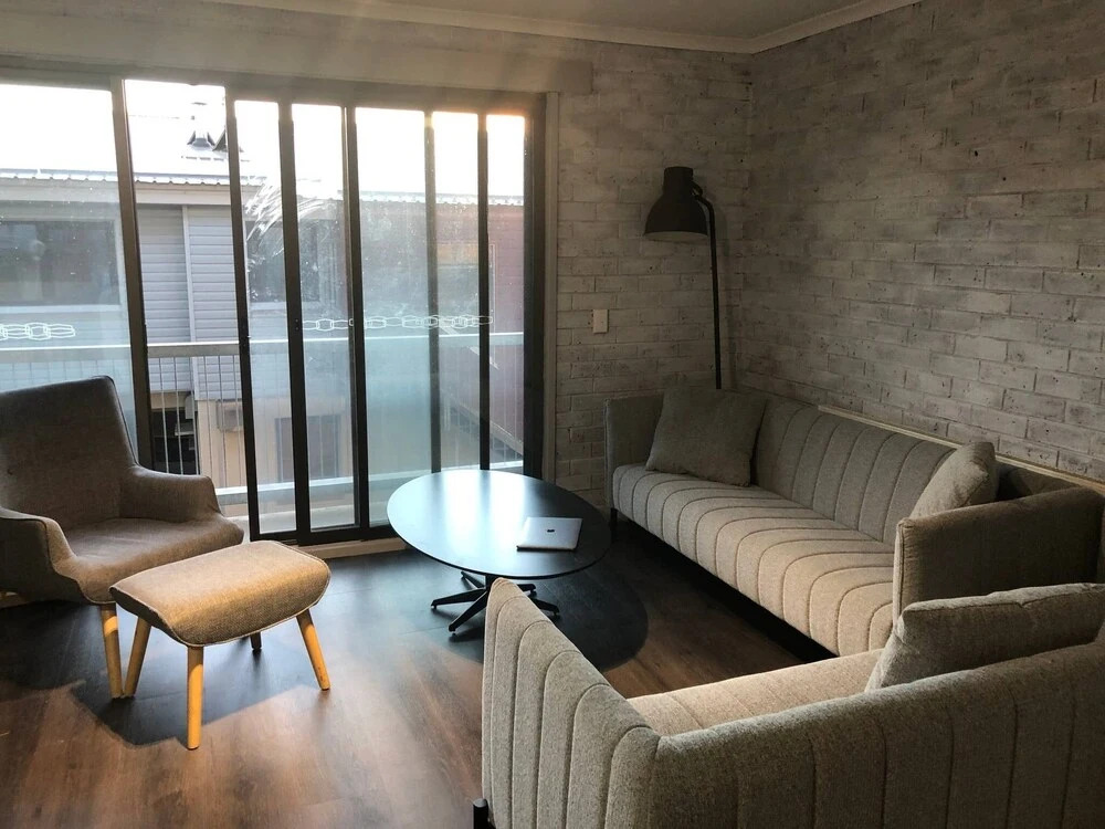 Hotham 3 Bedroom Apt