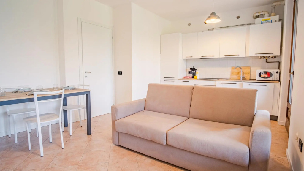 The House in the Vineyard - Italian Homing
