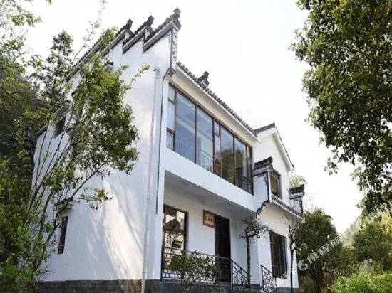 Yaoli Wolongtan Hotel