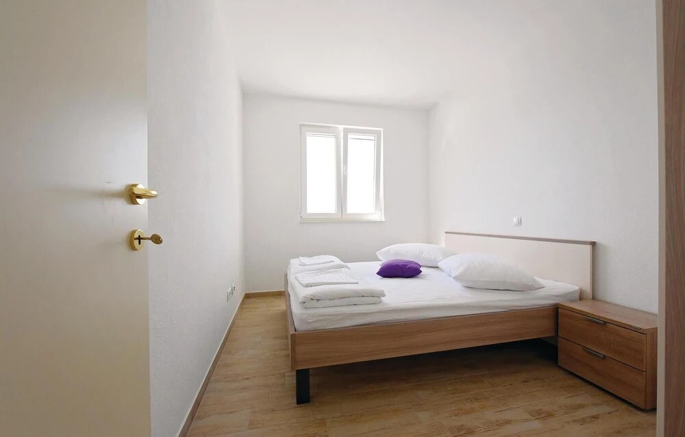 Beautiful Home in Zatoglav With Wifi and 4 Bedrooms
