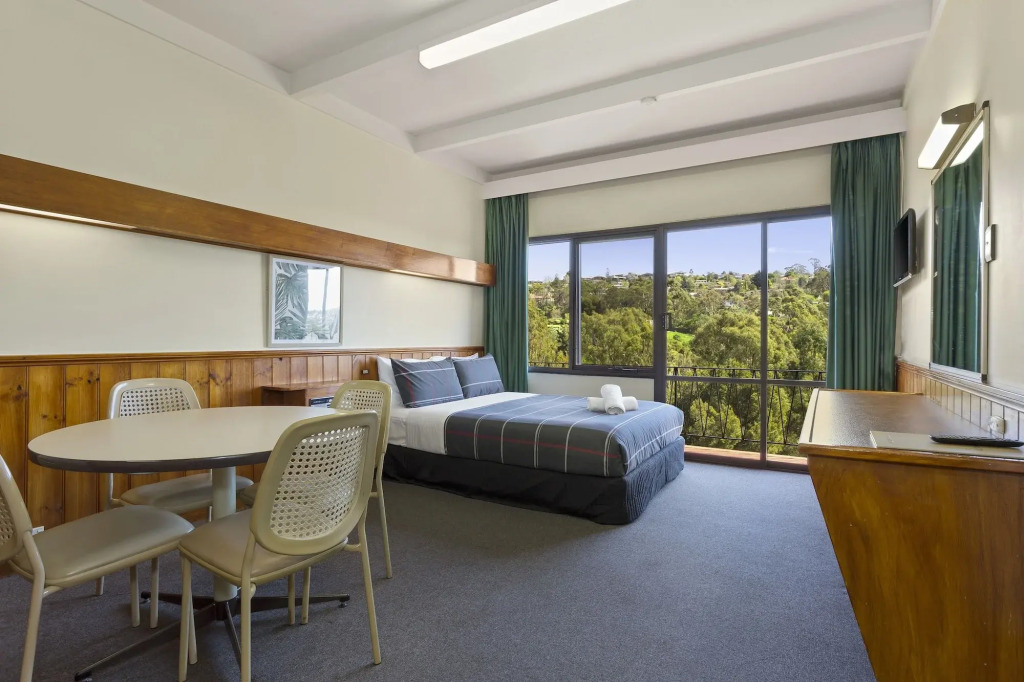Village Family Motor Inn