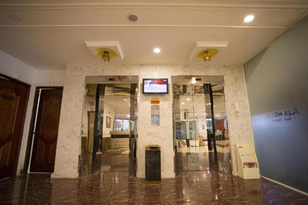 DAHLIALAND SAIGON HOTEL & SWIMMING PooL