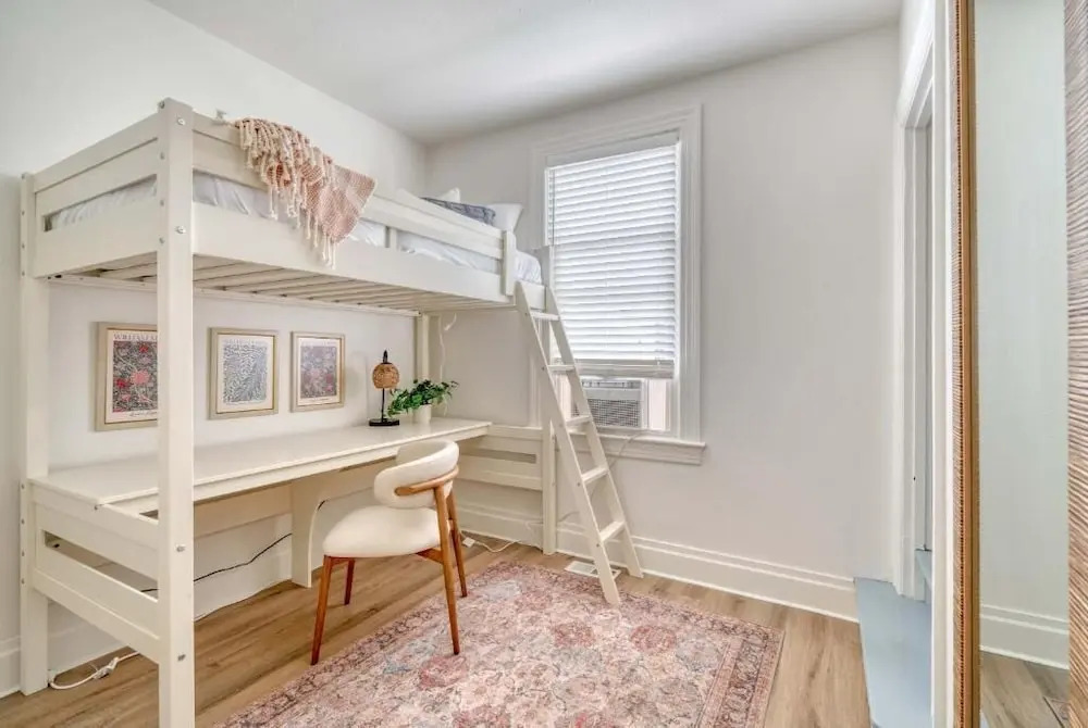 Montana Ave Lodging