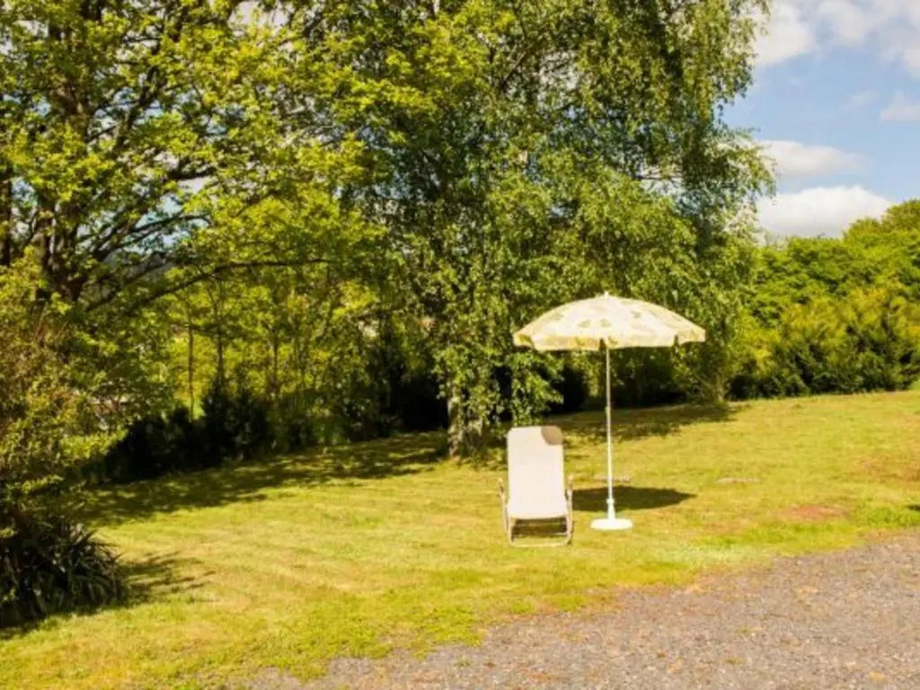 Chalet confortable avec cheminée à Taintrux - FR-1-589-222