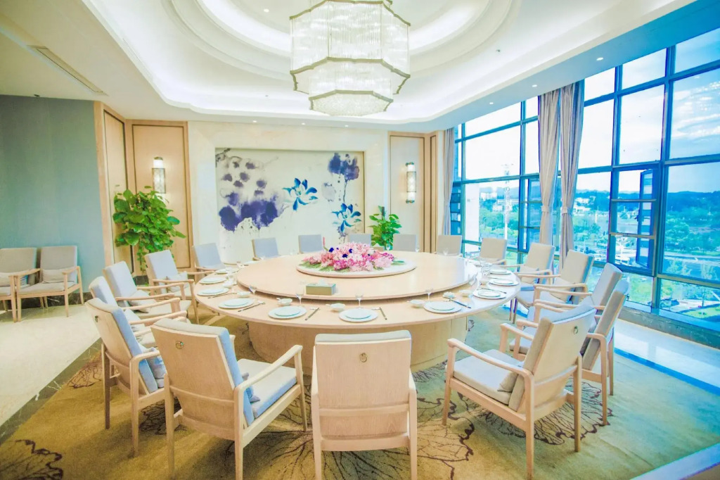 Feicuizhouyu Hotel