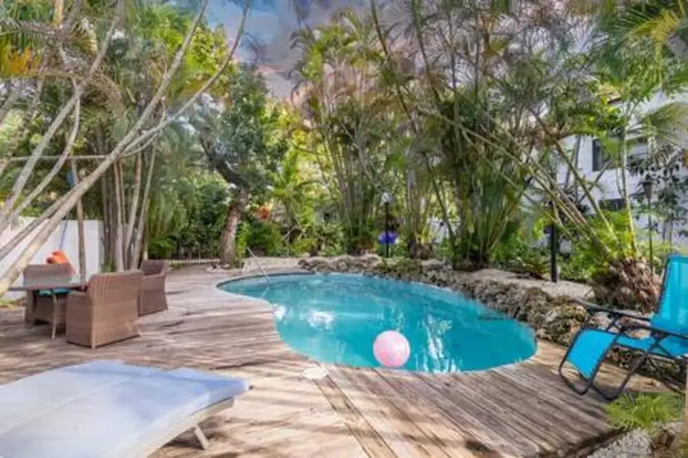 1720 Wa Kee 2A Luxurious 4BR 3BA Retreat in Coconut Grove w Pool