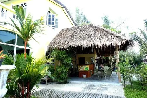 Roo Poo Guest House