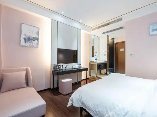 Shantou Lian Hotel(Shantou High-speed Railway Station Xinyicheng)