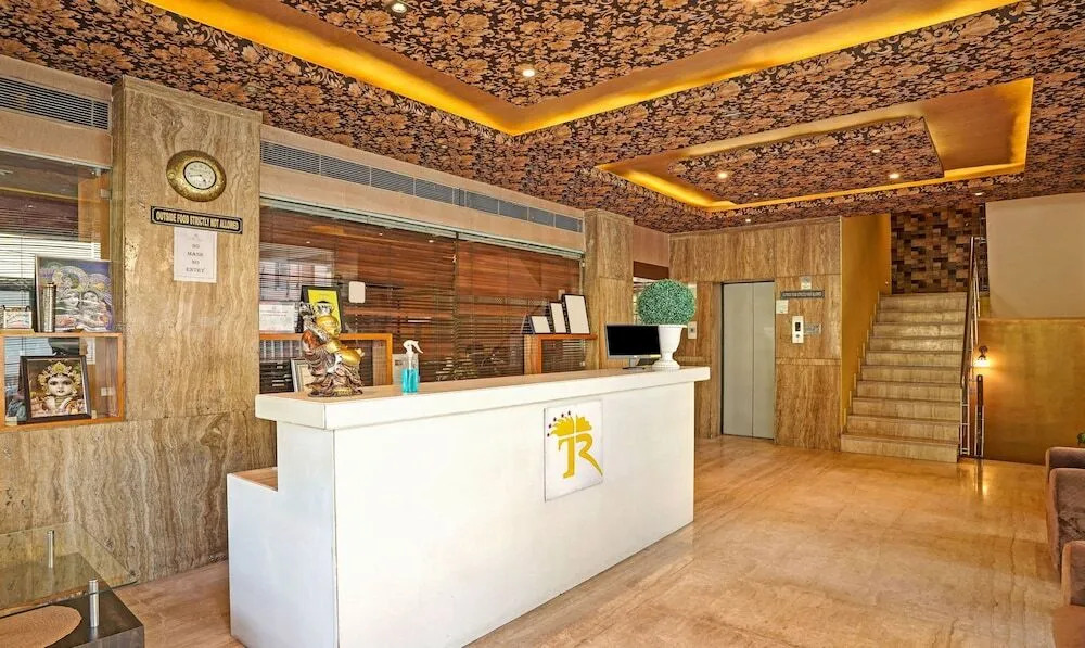 OYO Townhouse O75309 Hotel Royal Cm