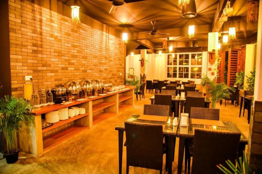 Rashu Hiyaa Hotel