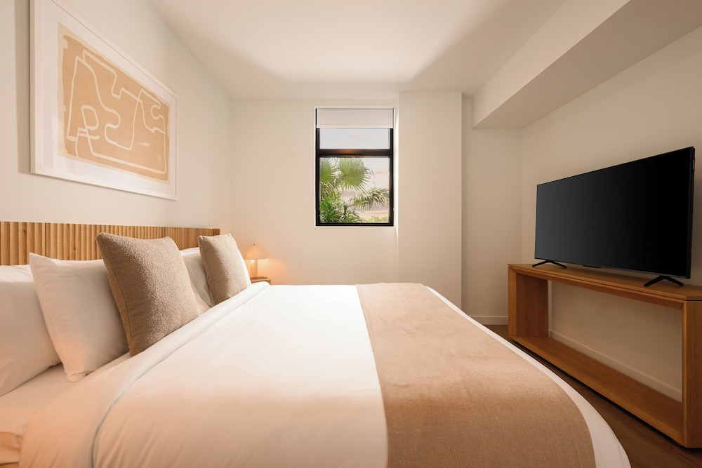 Sense28 Edgewater, an AvantStay Hotel