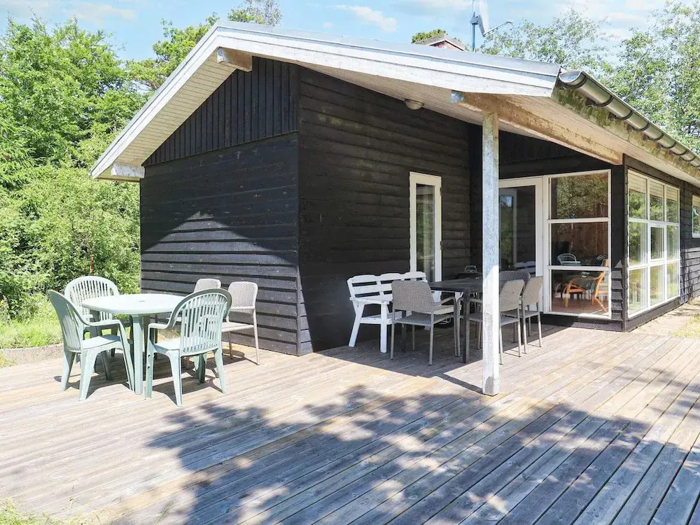Rustic Holiday Home in Hals near Sea