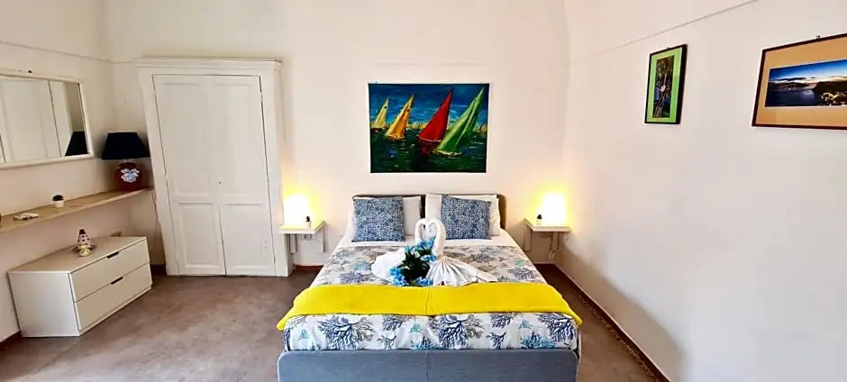 Luna Caprese Room