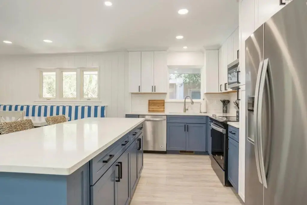 Luxury Beach House - 2min Walk to Beach - Private Pool - Group & Dog Friendly