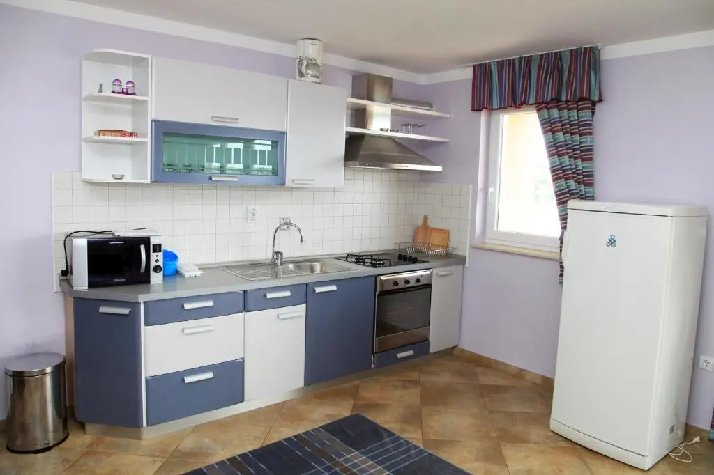 Apartments Hari Tisno