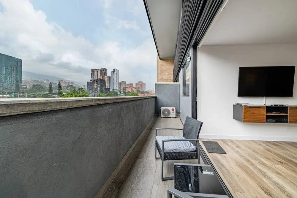 Go Living Suites - 703